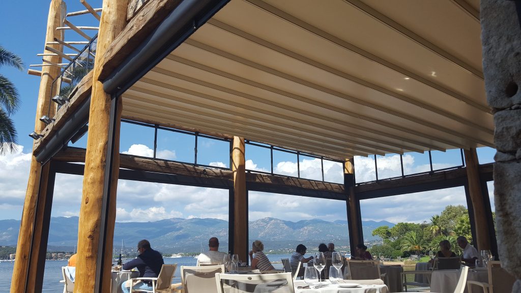 Pergola en aluminium sur mesure à Calvi