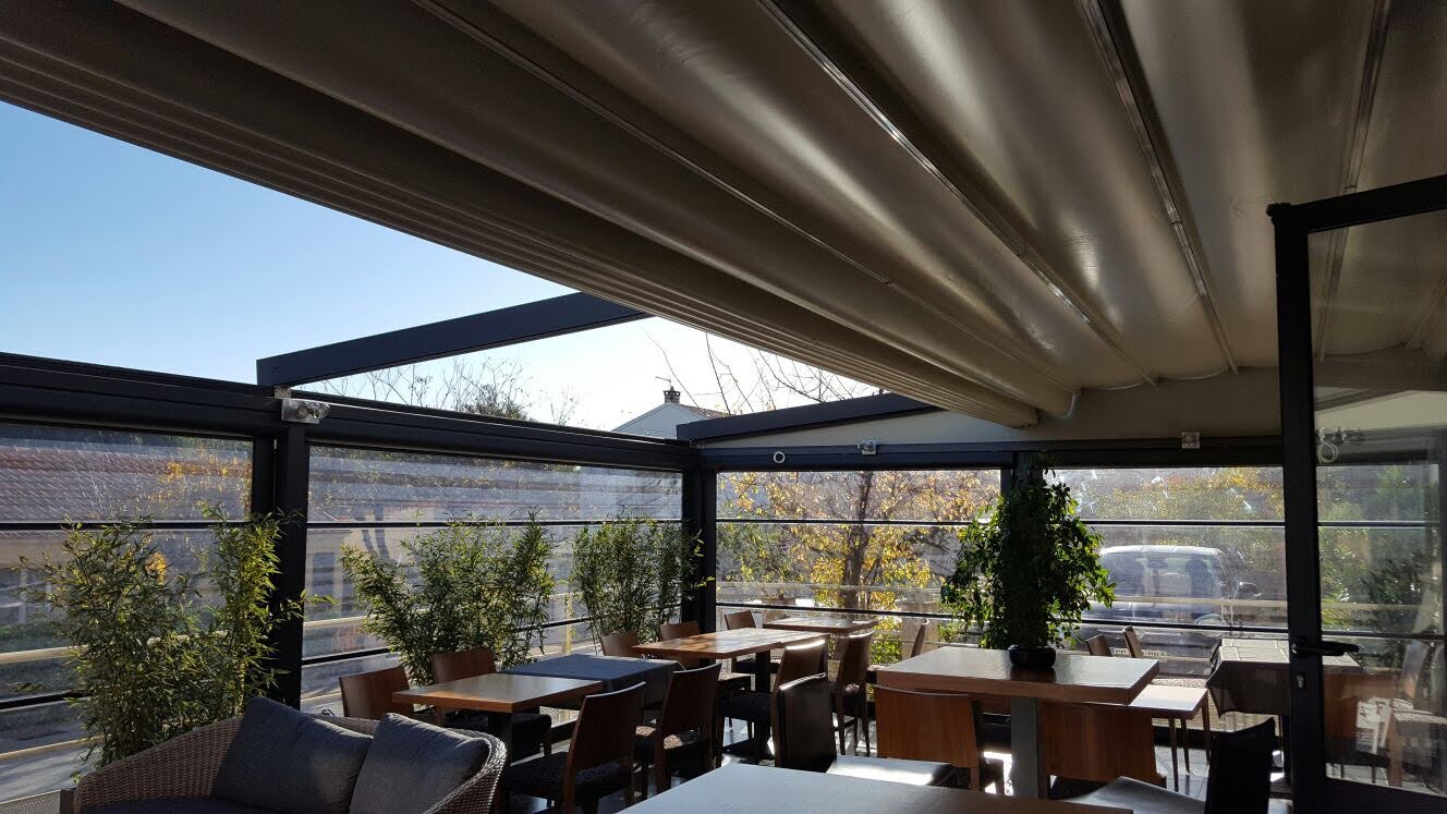 Réalisation couverture terrasse restaurant à Bastia